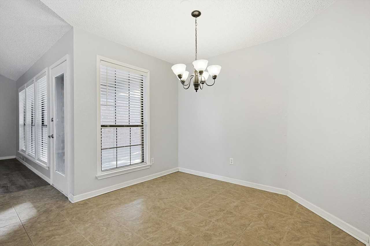 266 Pinyon Ln - Photo 6 of 20