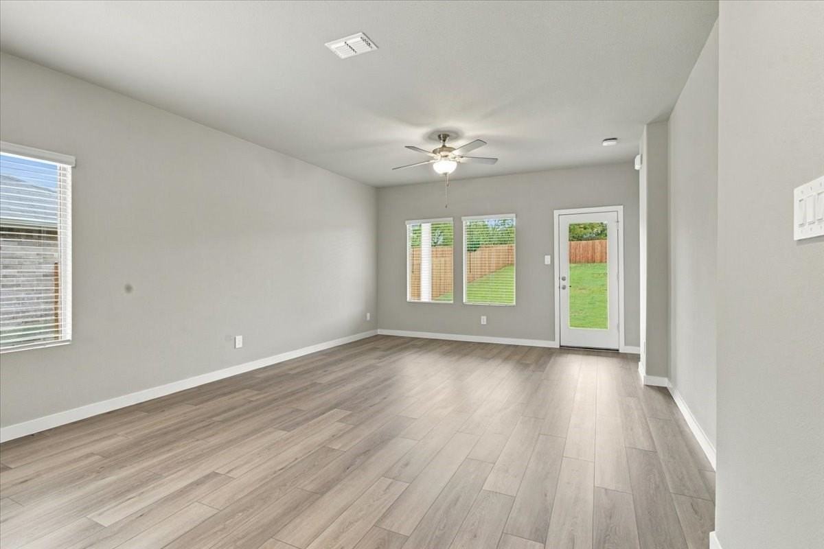 202 Winchester Ln - Photo 5 of 35