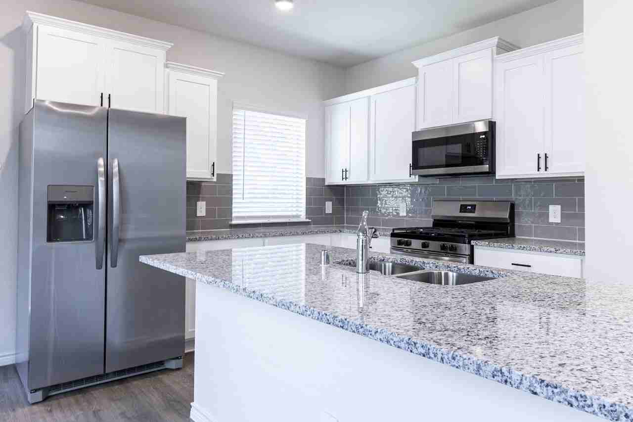 1305 Silent Peak Dr - Photo 3 of 27