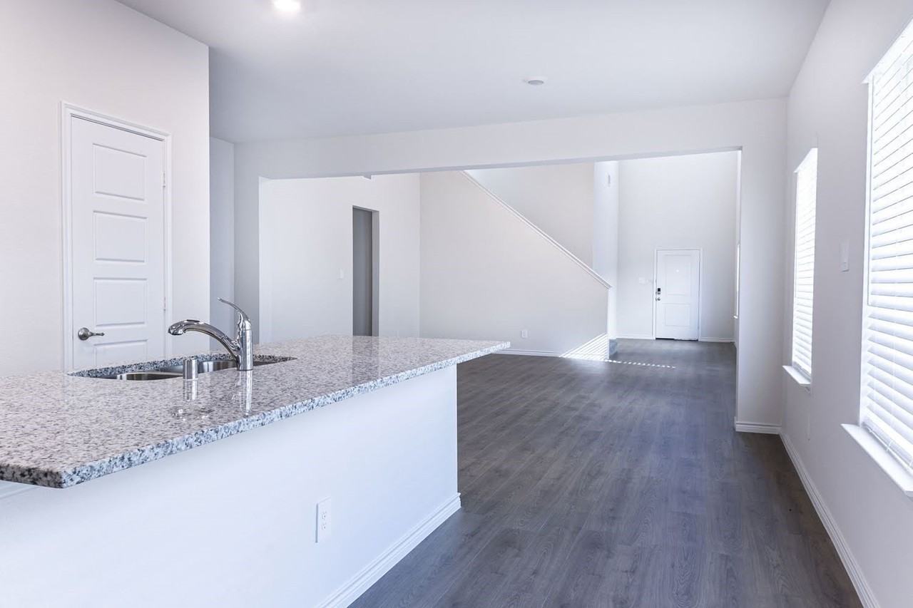 1305 Silent Peak Dr - Photo 4 of 27