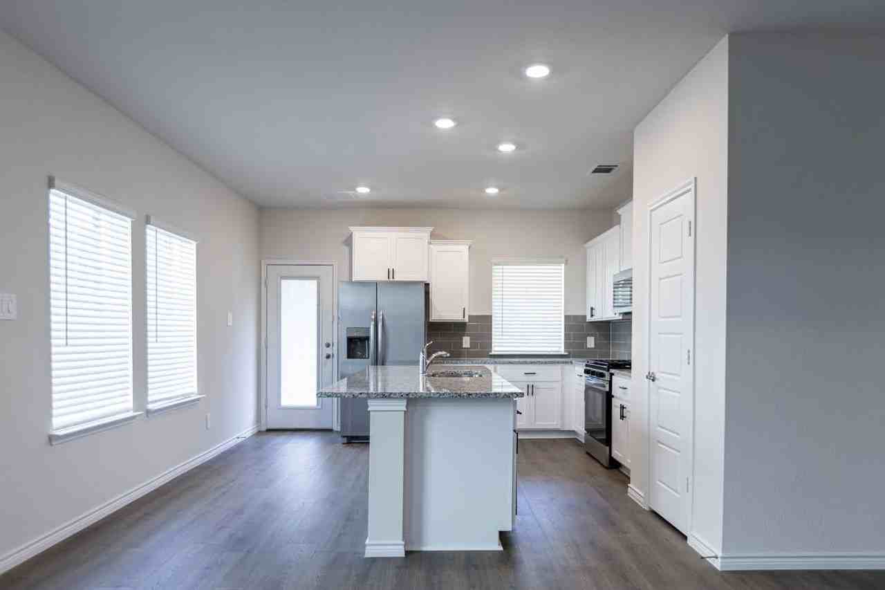 1305 Silent Peak Dr - Photo 6 of 27