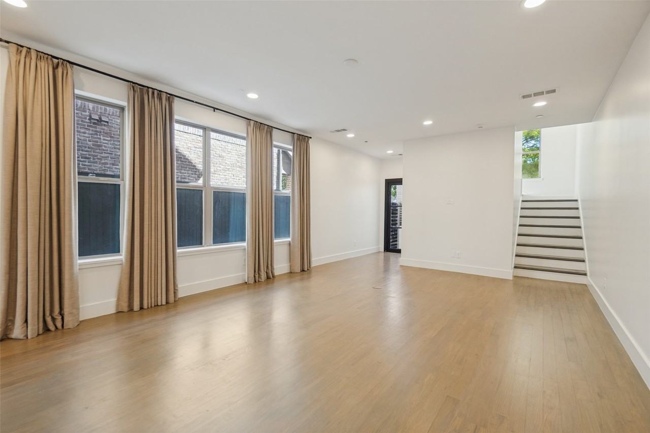3430 Asbury St - Photo 4 of 24