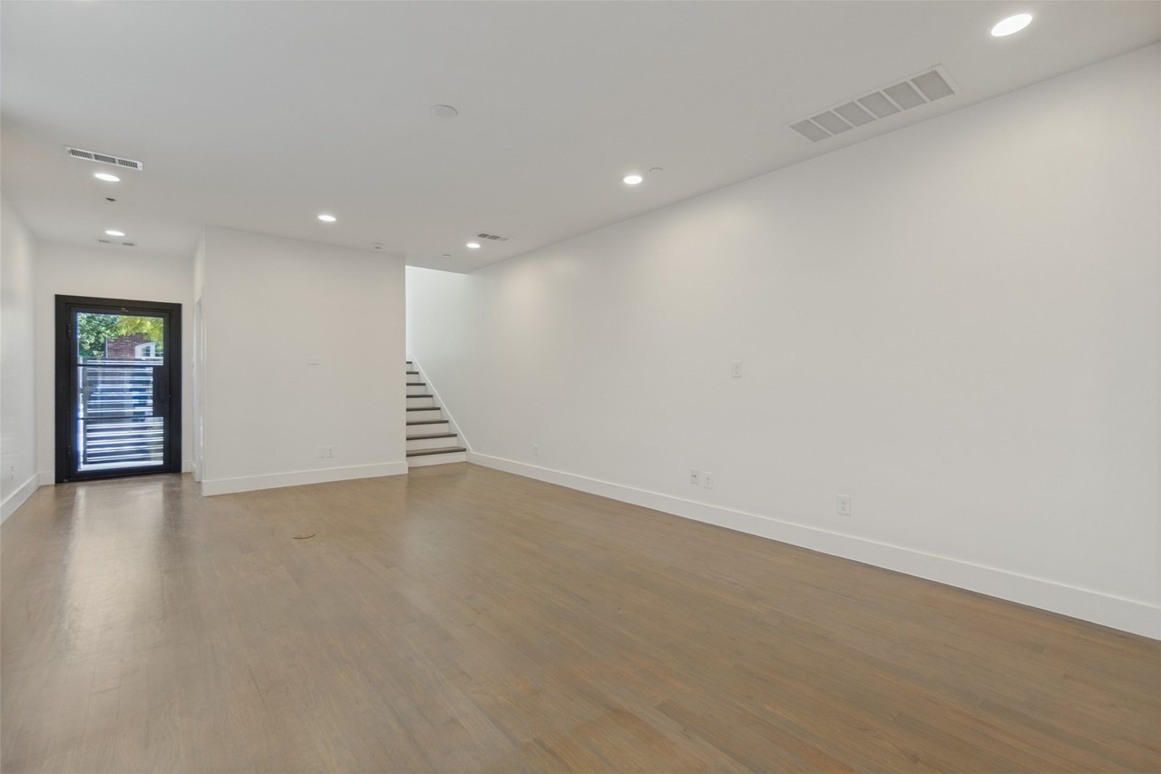 3430 Asbury St - Photo 5 of 24