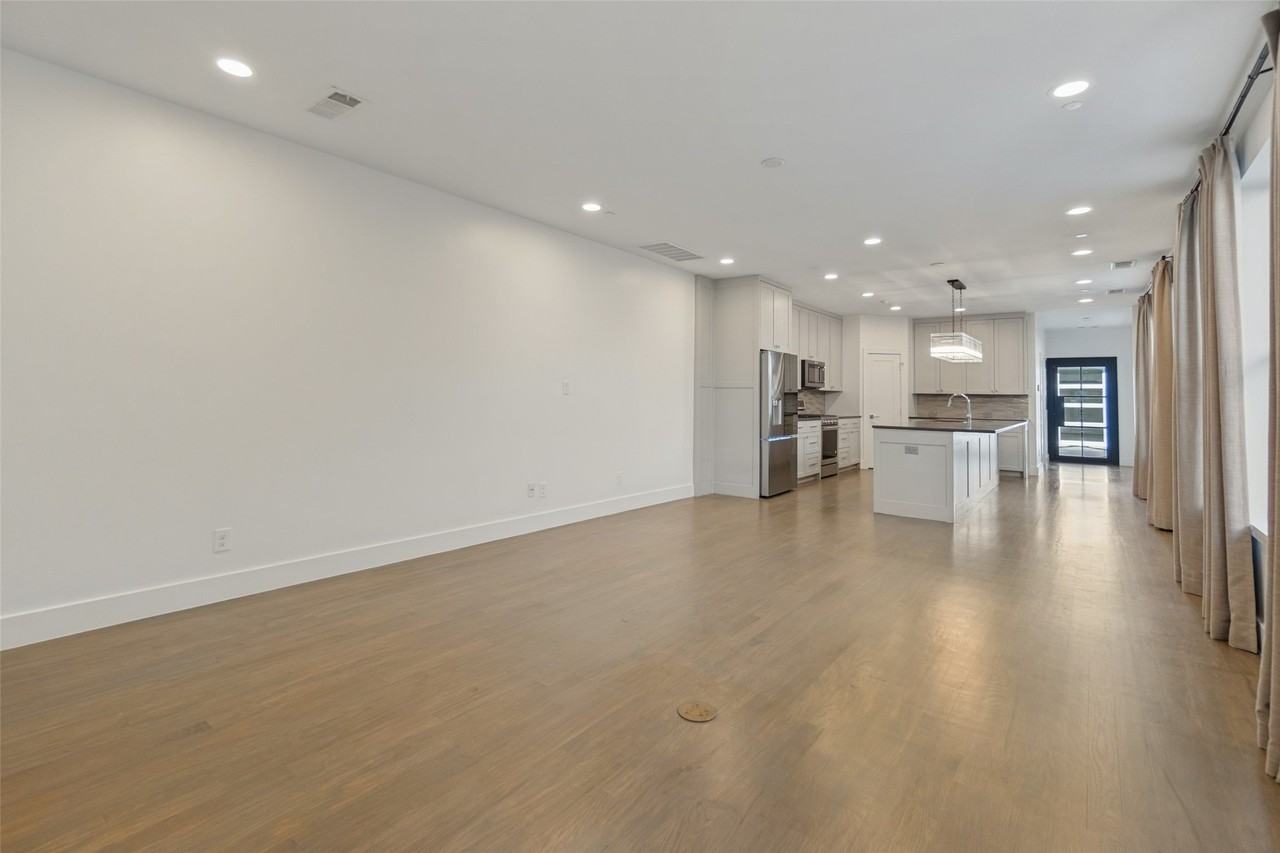 3430 Asbury St - Photo 7 of 24