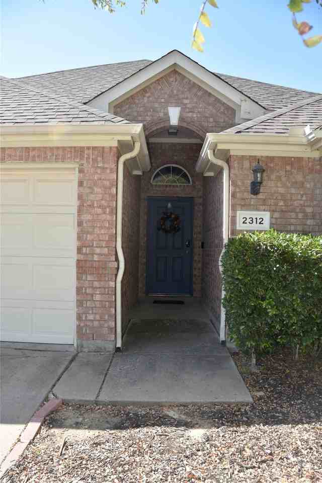 2312 Monroe Dr - Photo 2 of 24