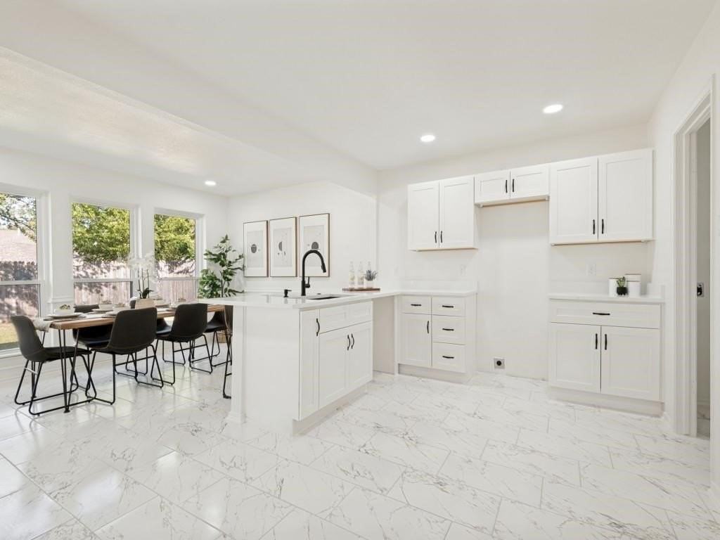 2025 Normandy Dr - Photo 7 of 12