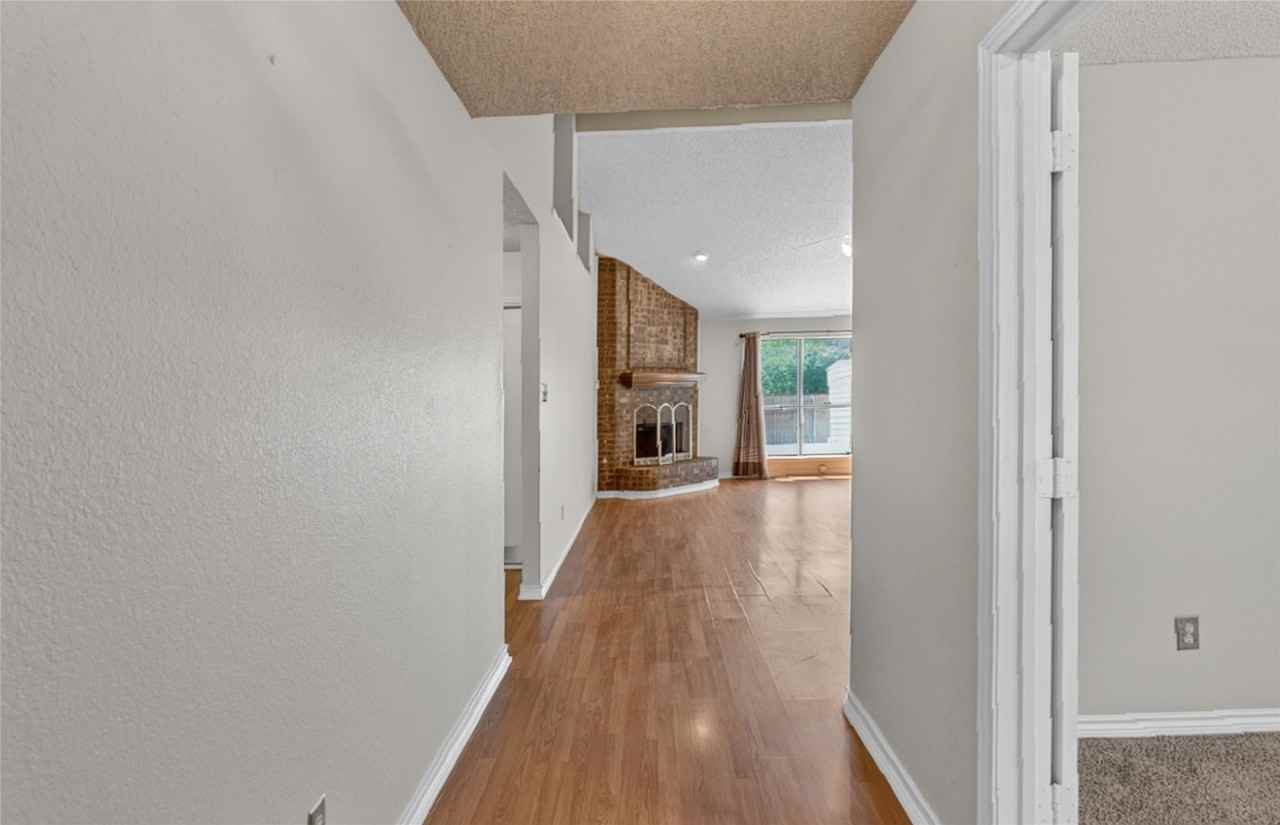 1001 Creek Valley Rd - Photo 2 of 24