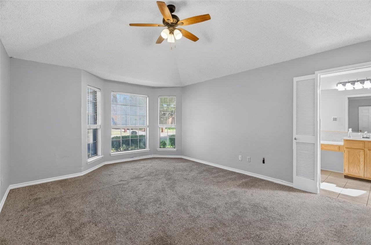 1001 Creek Valley Rd - Photo 7 of 24
