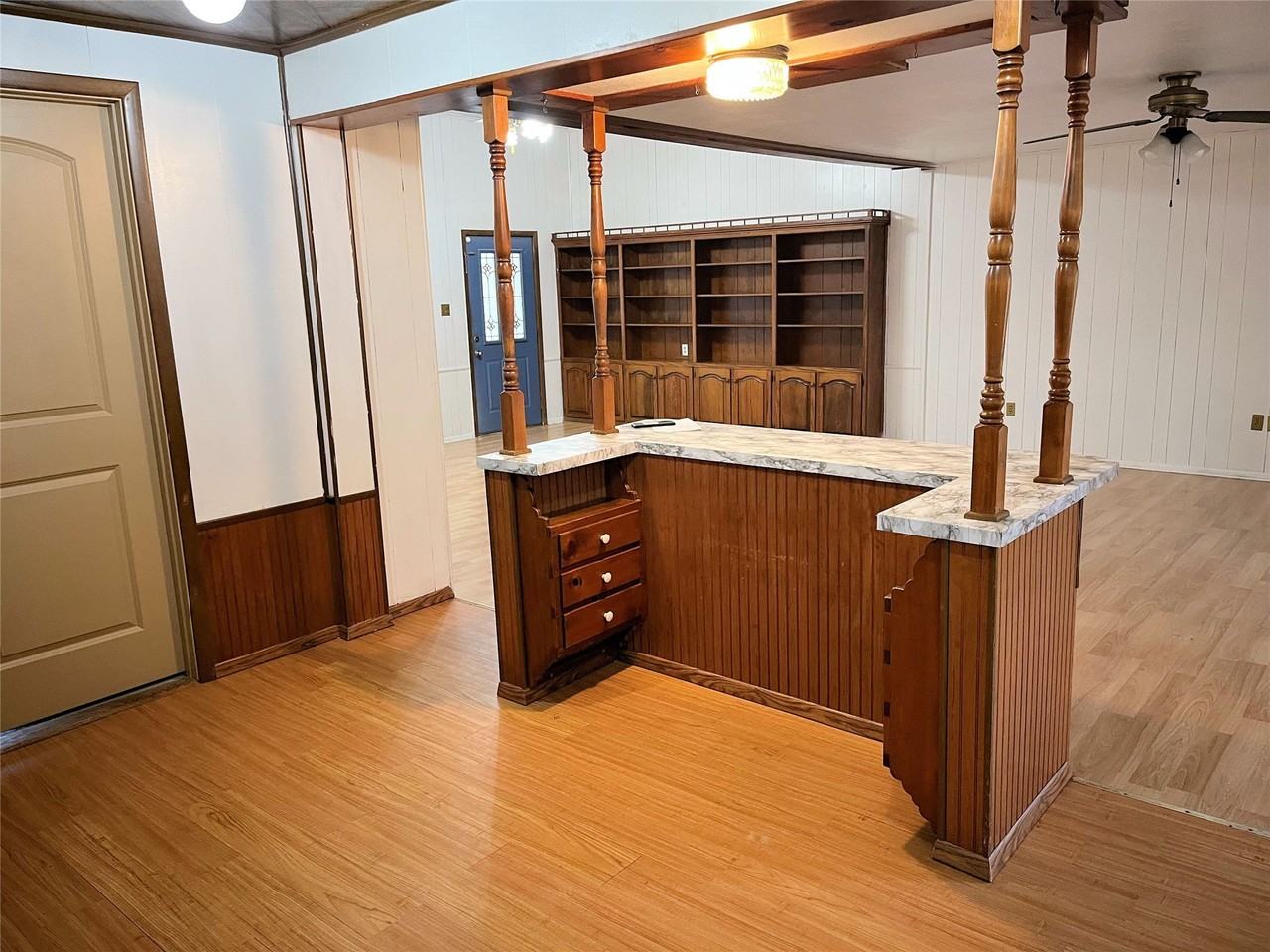 209 Mission St - Photo 6 of 18