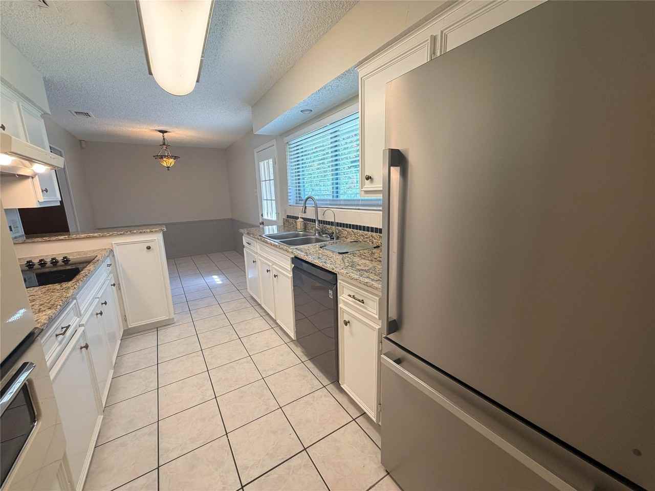 1620 Lexington Pl - Photo 6 of 13