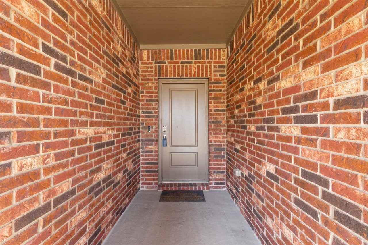 1437 Millstead Rill Dr - Photo 4 of 37