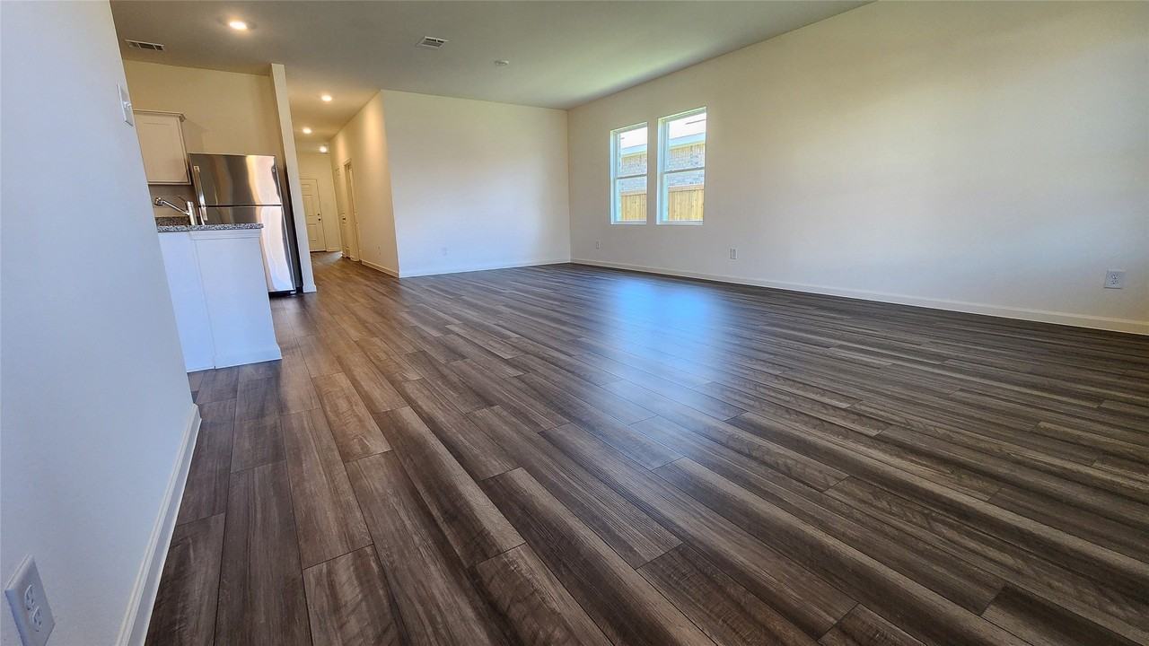 1242 Lambert Ln - Photo 3 of 30