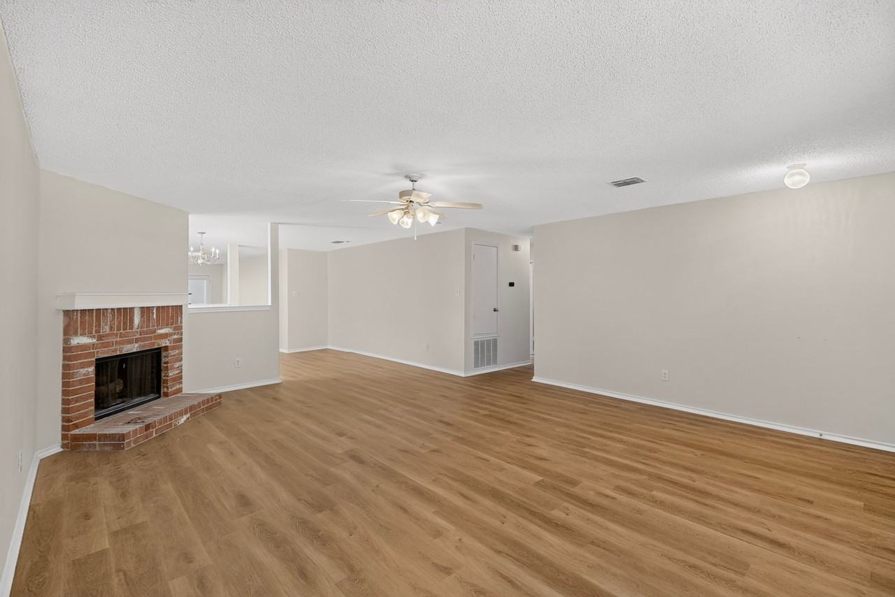717 Gallant Ct - Photo 6 of 32