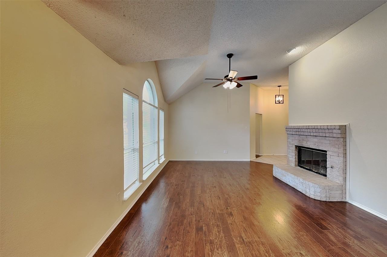 7101 Charleston Dr - Photo 2 of 15