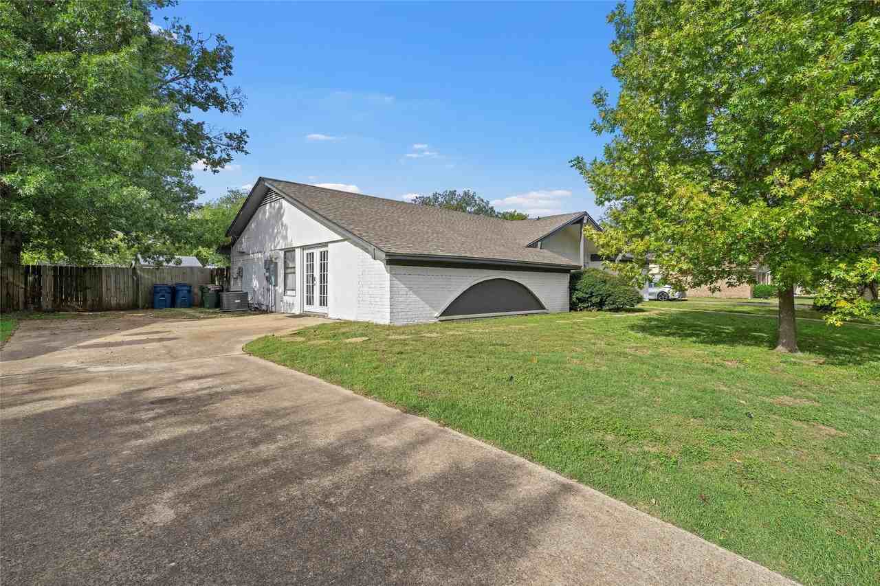 129 Texas Ave - Photo 2 of 21