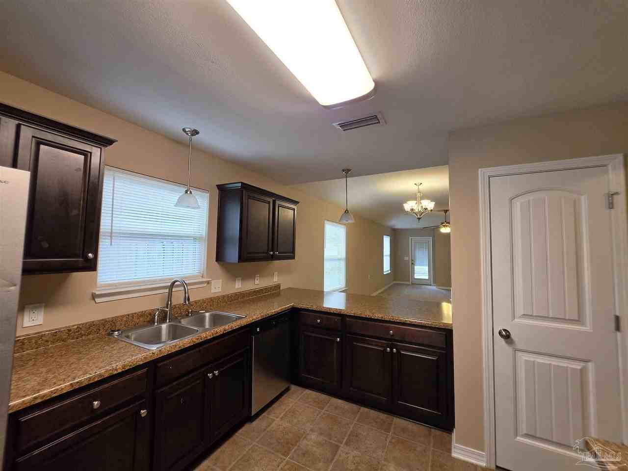 5794 Corkscrew Ct - Photo 3 of 14