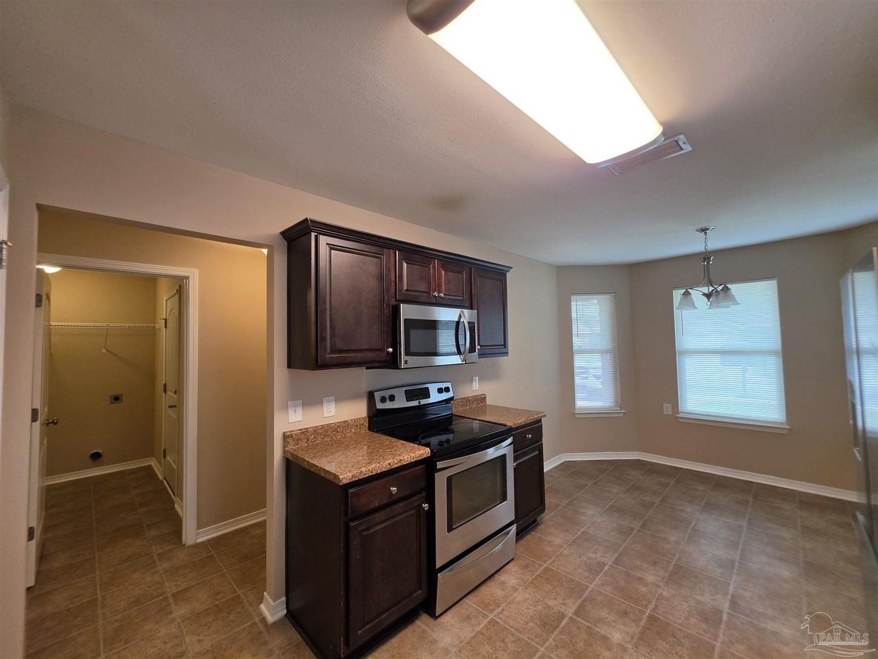 5794 Corkscrew Ct - Photo 4 of 14
