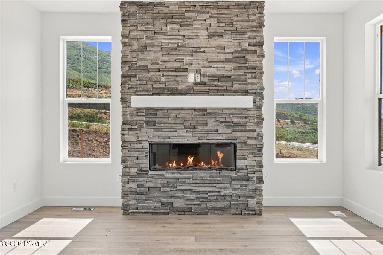 5993 N Fairview Dr - Photo 3 of 50