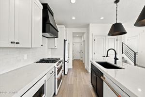 featured image of 5993 N Fairview Dr