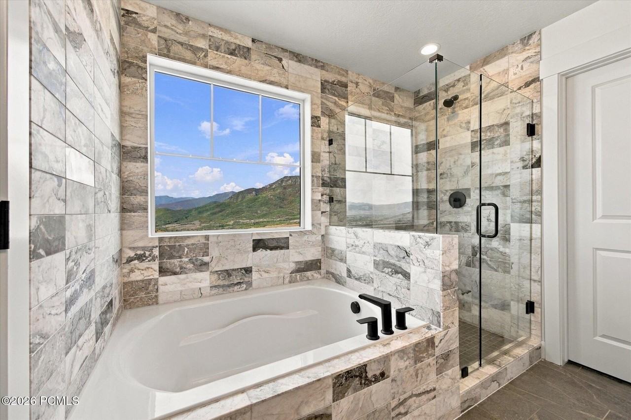 5993 N Fairview Dr - Photo 6 of 50