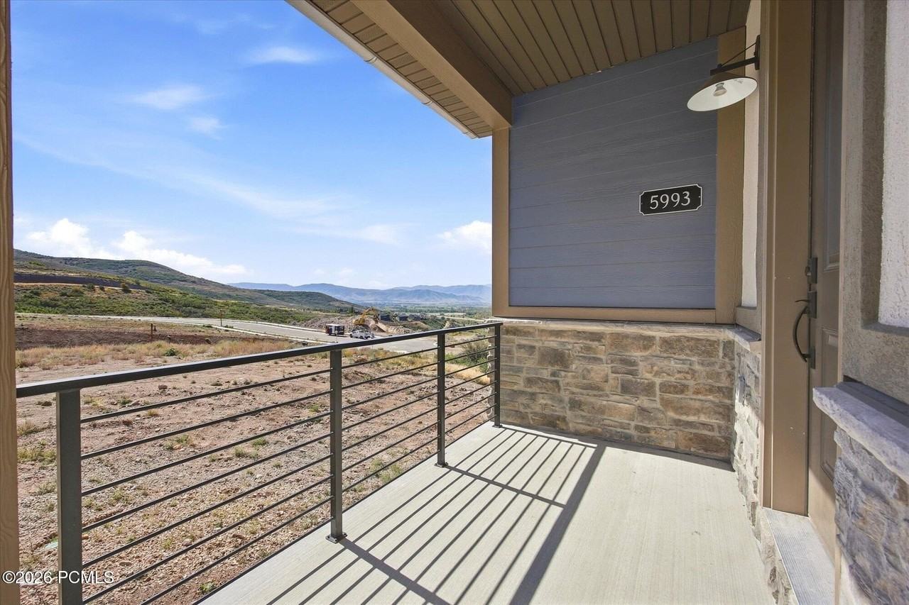 5993 N Fairview Dr - Photo 7 of 50
