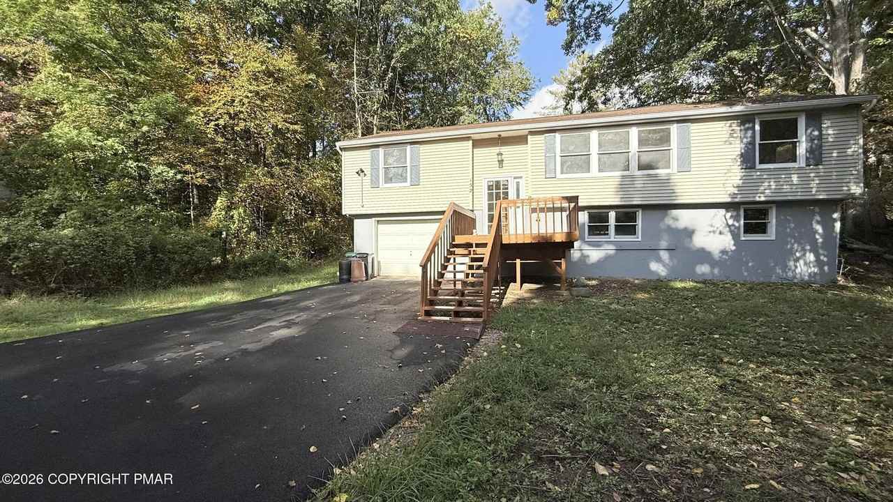2165 Woodchuck Ln - Photo 2 of 32