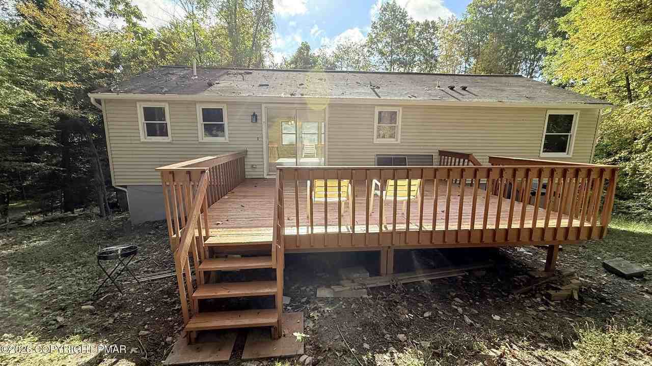 2165 Woodchuck Ln - Photo 4 of 32