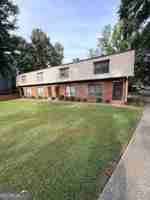 featured image of 165 Hunters Ln