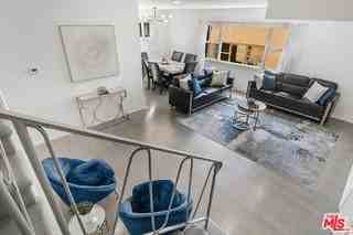 344 S Rexford Dr #7 - Photo 4 of 8