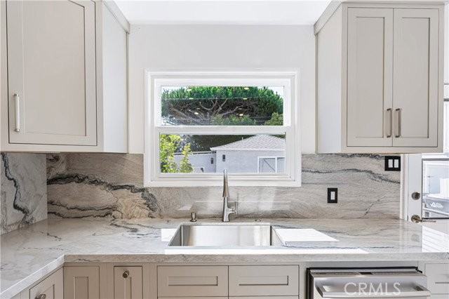 340 Avenue F #F - Photo 3 of 8