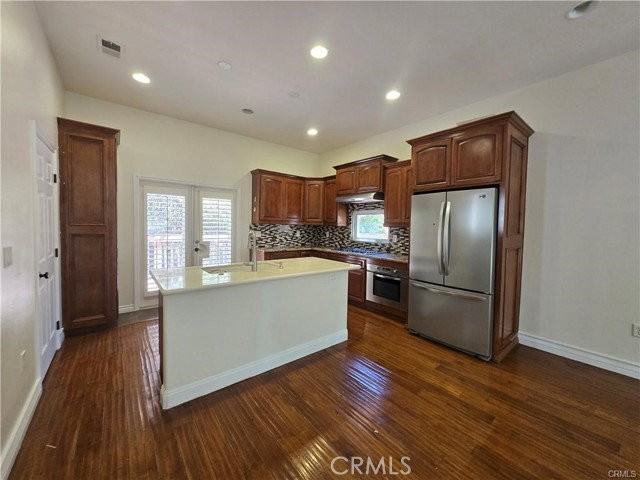 1888 Stanley Ave - Photo 3 of 8