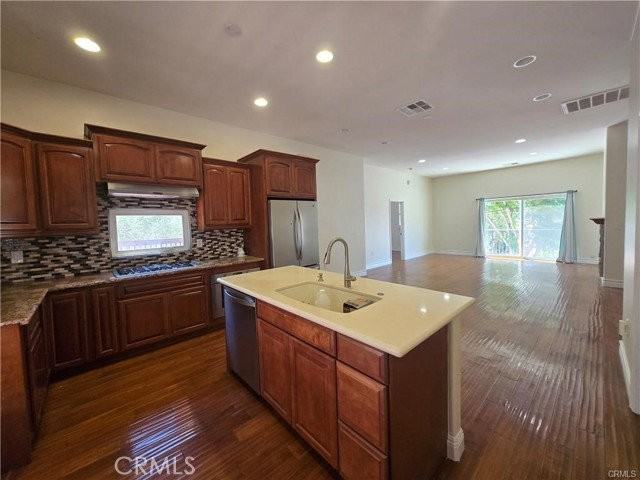 1888 Stanley Ave - Photo 4 of 8