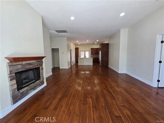 1888 Stanley Ave - Photo 5 of 8