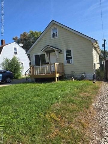 7561 Ziegler St - Photo 2 of 6