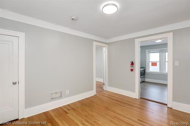 1565 Oak St - Photo 4 of 10