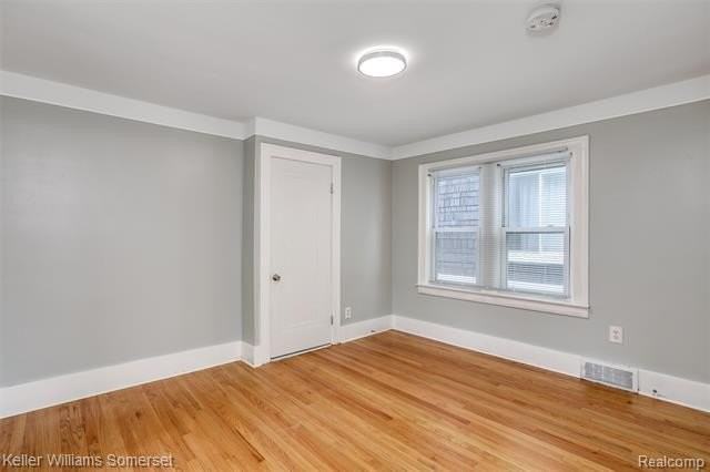 1565 Oak St - Photo 5 of 10