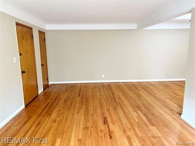 1725 Gardenia Ave - Photo 2 of 10