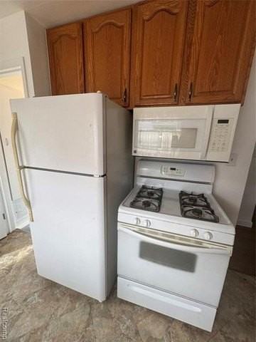 664 E Mapledale Ave - Photo 4 of 18