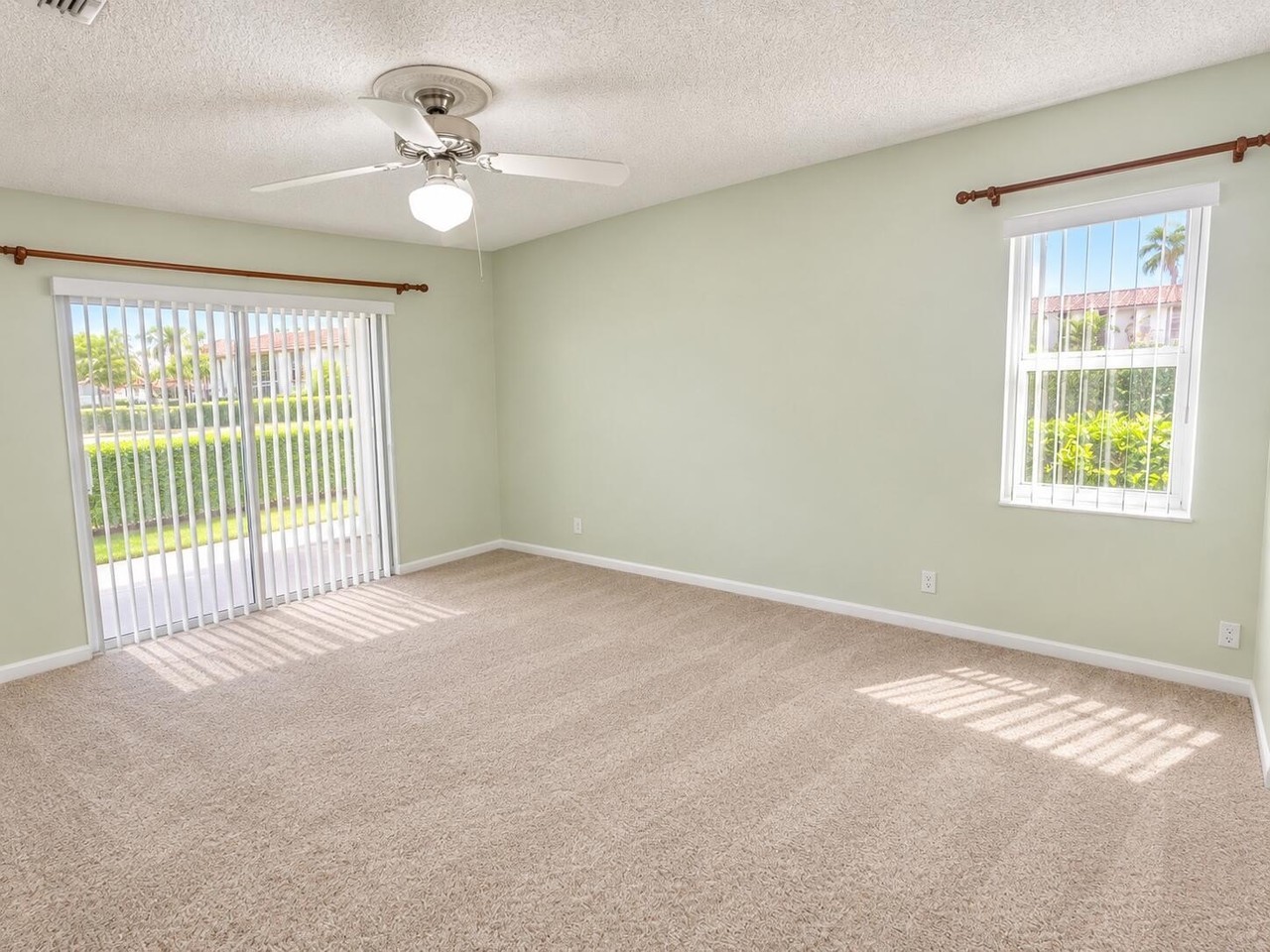 9979 Three Lakes Cir - Photo 2 of 4