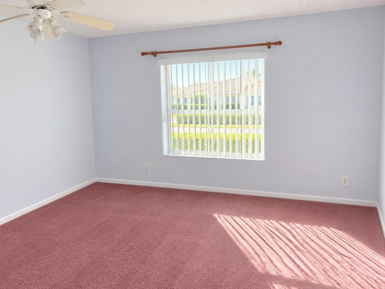 9979 Three Lakes Cir - Photo 4 of 4