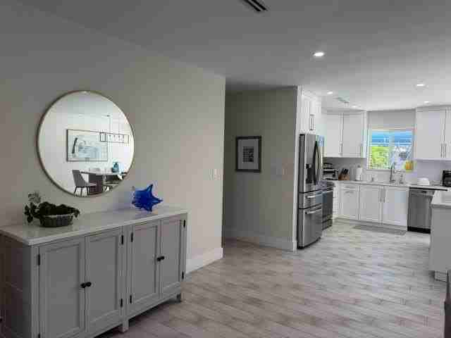4600 Ne 15th Ave - Photo 4 of 36