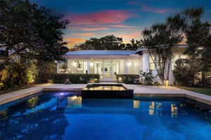 featured image of 521 Ne 8th Ave