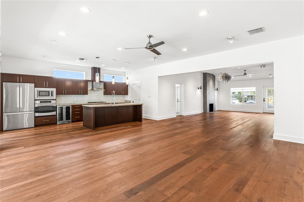 521 Ne 8th Ave - Photo 5 of 50