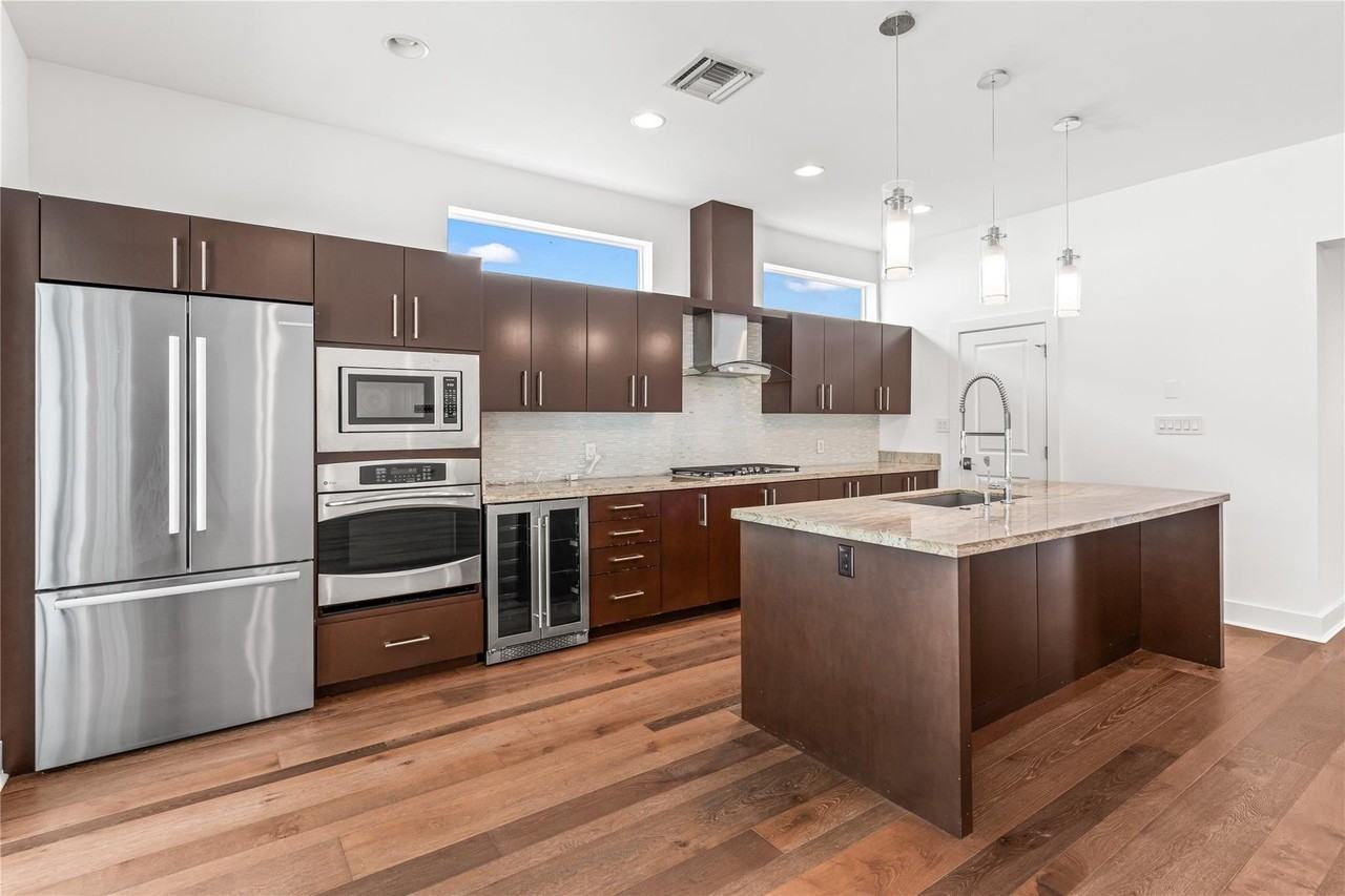 521 Ne 8th Ave - Photo 7 of 50