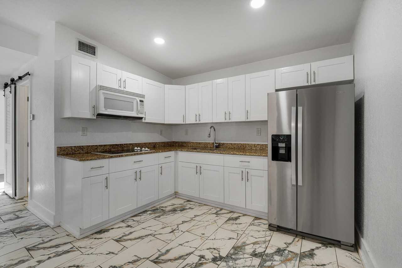 130 Plum Tree Dr - Photo 3 of 24