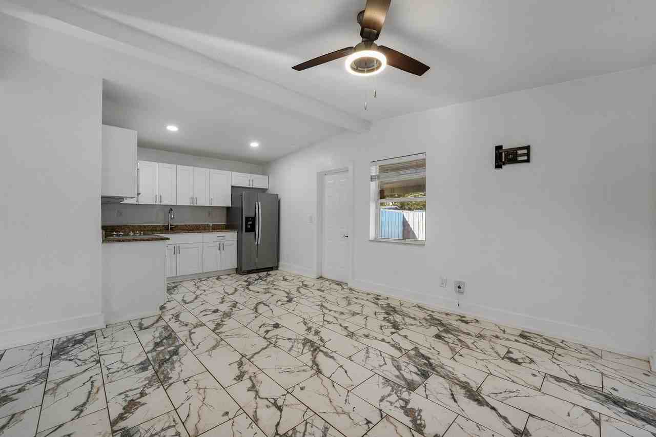 130 Plum Tree Dr - Photo 5 of 24