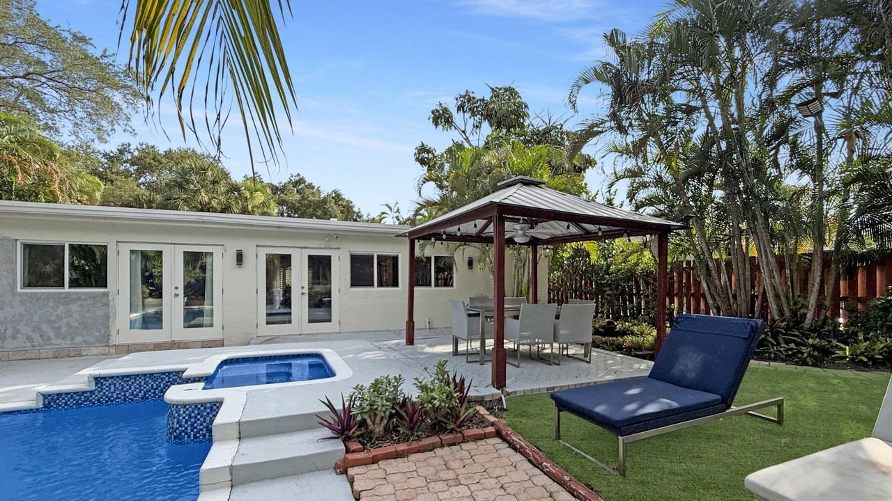 941 Sw 19th St - Photo 3 of 35