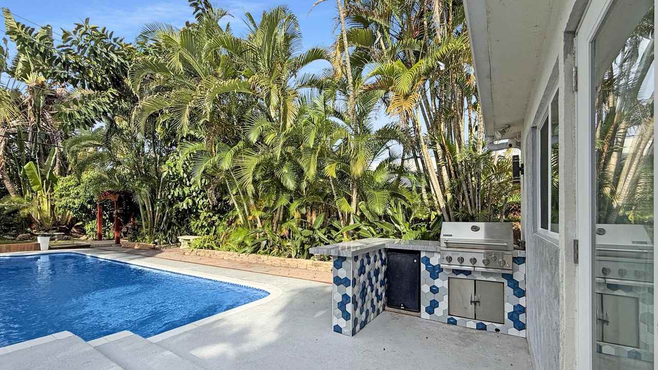 941 Sw 19th St - Photo 7 of 35