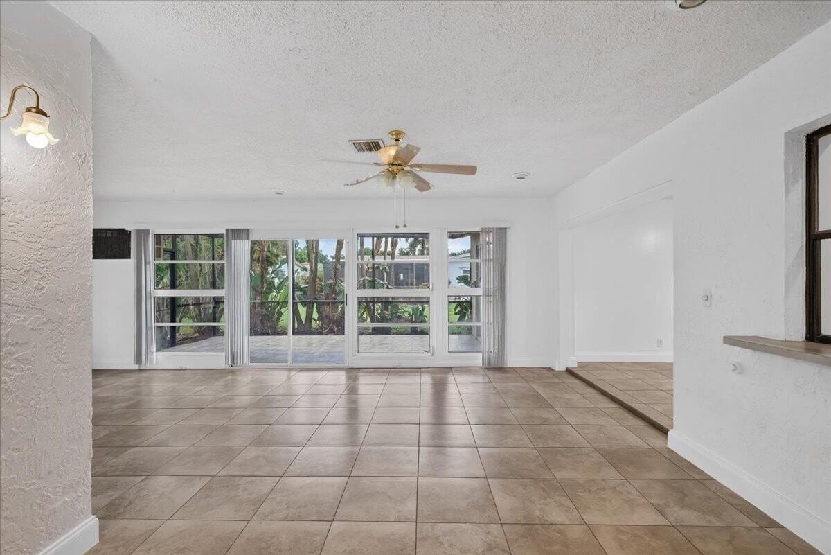 6404 Sagewood Way - Photo 7 of 32