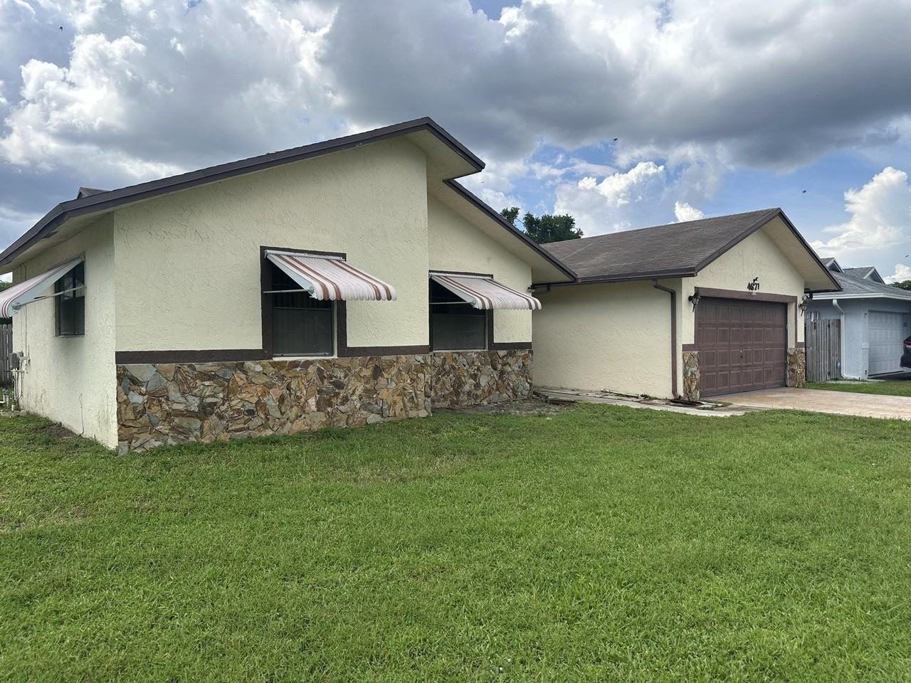 4671 Nw 93rd Ave - Photo 3 of 23